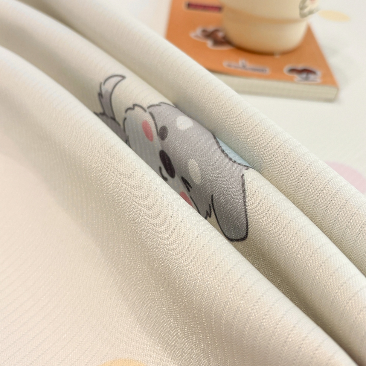 91家纺网 家纺一手货源 找家纺 慕尚家纺 2026春夏新款可水洗斜纹凉豆豆印花凉感席凉席席子 小狗乖乖