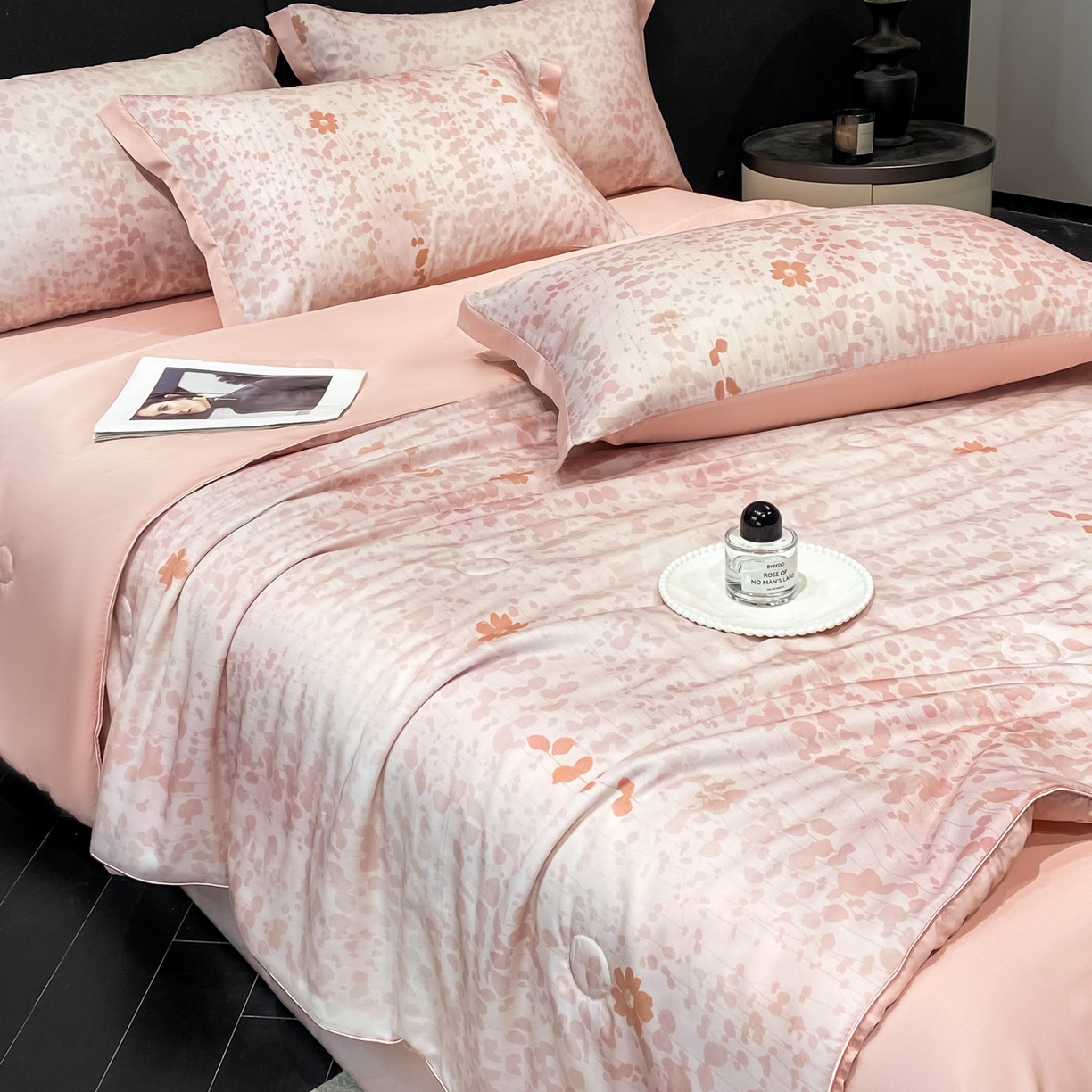 91家纺网 家纺一手货源 找家纺 慕尚家纺 2026春夏新款莱赛尔天丝夏被夏凉被空调被夏被四件套 粉栀