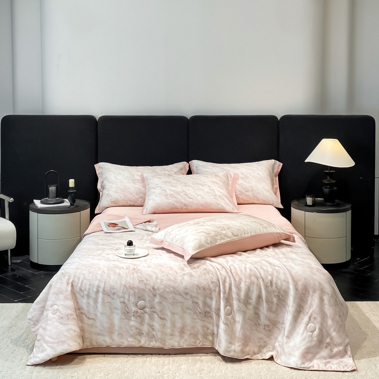 91家纺网 家纺一手货源 找家纺 慕尚家纺 2026春夏新款莱赛尔天丝夏被夏凉被空调被夏被四件套 粉釉波纹