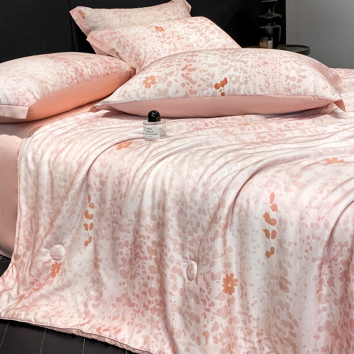 91家纺网 家纺一手货源 找家纺 慕尚家纺 2026春夏新款莱赛尔天丝夏被夏凉被空调被夏被四件套 粉栀