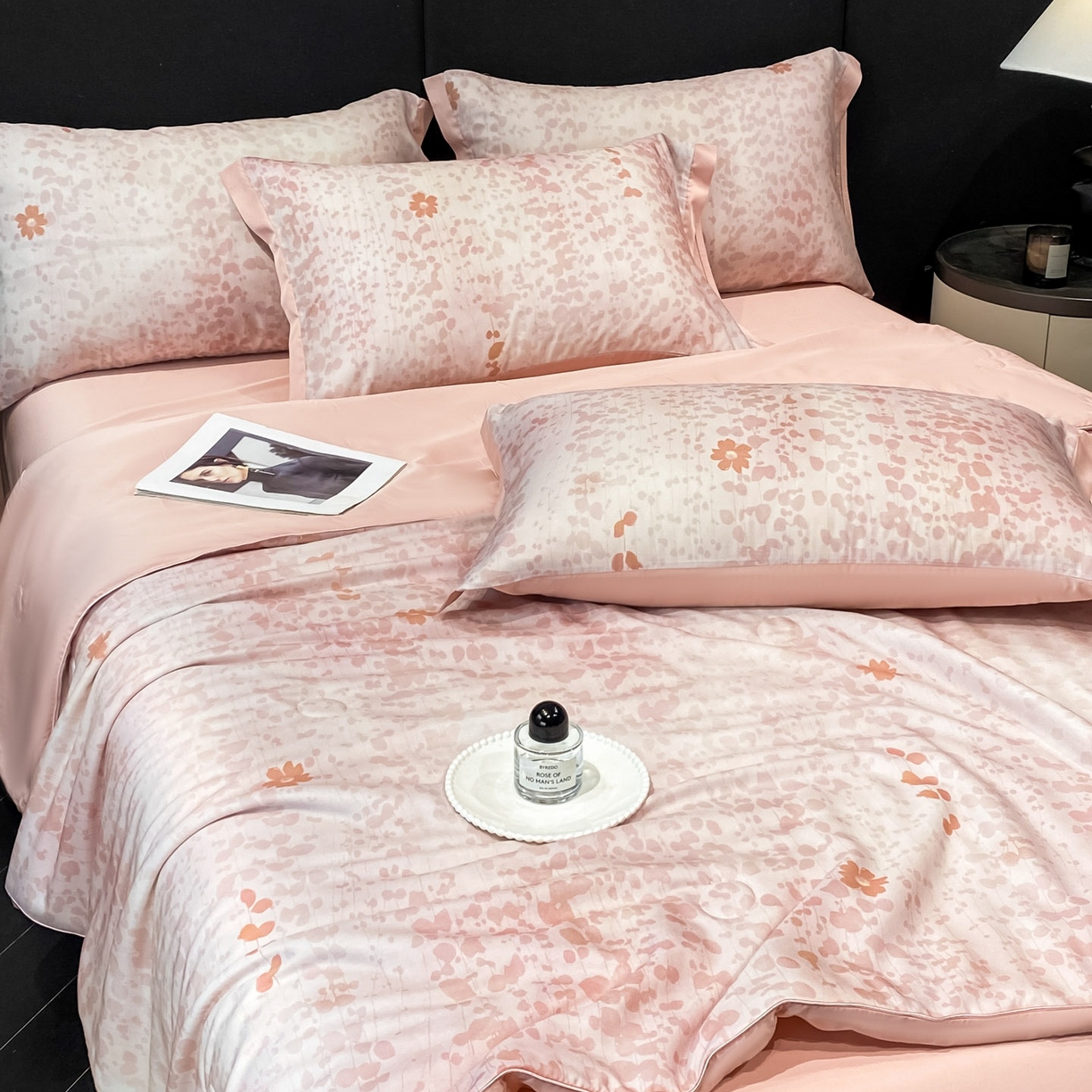 91家纺网 家纺一手货源 找家纺 慕尚家纺 2026春夏新款莱赛尔天丝夏被夏凉被空调被夏被四件套 粉栀