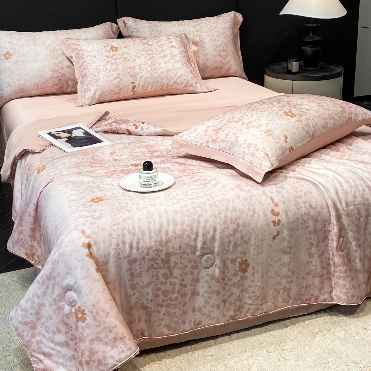 91家纺网 家纺一手货源 找家纺 慕尚家纺 2026春夏新款莱赛尔天丝夏被夏凉被空调被夏被四件套 粉栀