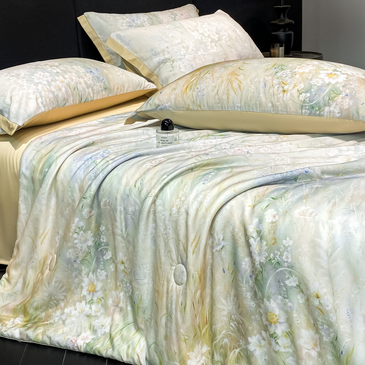 91家纺网 家纺一手货源 找家纺 慕尚家纺 2026春夏新款莱赛尔天丝夏被夏凉被空调被夏被四件套 野菊漫野