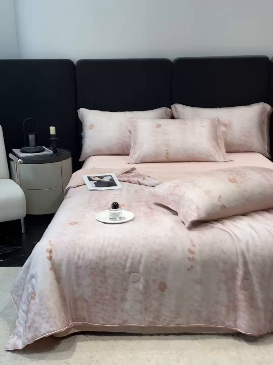 91家纺网 家纺一手货源 找家纺 慕尚家纺 2026春夏新款莱赛尔天丝夏被夏凉被空调被夏被四件套 粉栀