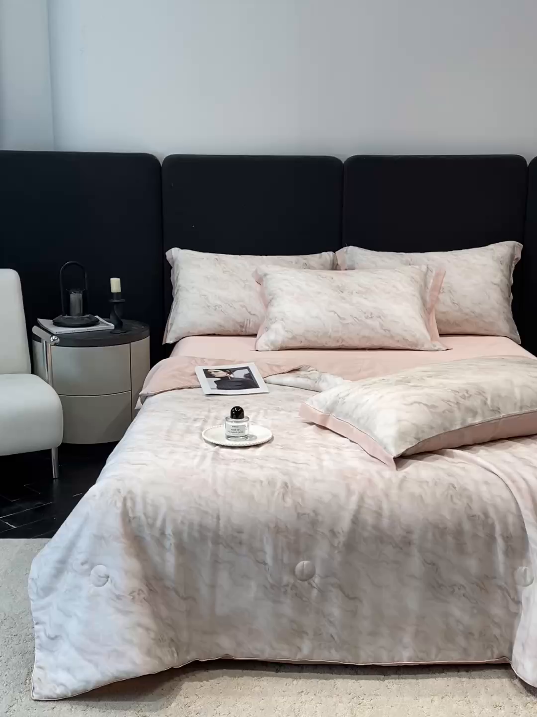 91家纺网 家纺一手货源 找家纺 慕尚家纺 2026春夏新款莱赛尔天丝夏被夏凉被空调被夏被四件套 粉釉波纹