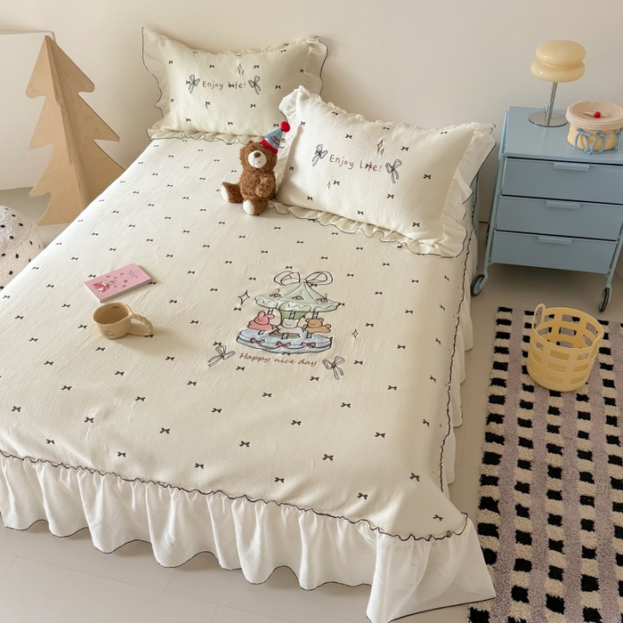 吾欢心 2026新款卡通贴布刺绣高克重乙纶PE凉席席子三件套床裙款 旋转木马白