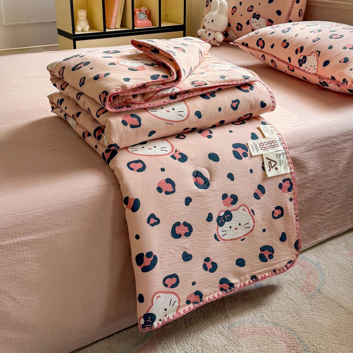 91家纺网 家纺一手货源 找家纺 （总）晚爱家纺（原晚安家居） 2026新款云感双层纱三角针夏被母婴级夏凉被贝壳边贝壳绣空调被四件套