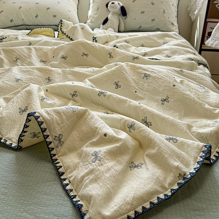 91家纺网 家纺一手货源 找家纺 （总）晚爱家纺（原晚安家居） 2026新款云感双层纱三角针夏被母婴级夏凉被贝壳边贝壳绣空调被四件套