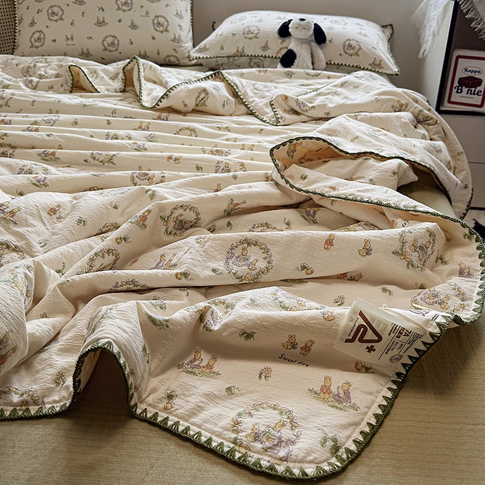 91家纺网 家纺一手货源 找家纺 （总）晚爱家纺（原晚安家居） 2026新款云感双层纱三角针夏被母婴级夏凉被贝壳边贝壳绣空调被四件套