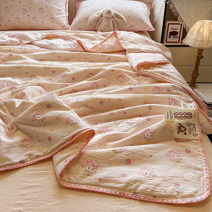 91家纺网 家纺一手货源 找家纺 （总）晚爱家纺（原晚安家居） 2026新款云感双层纱三角针夏被母婴级夏凉被贝壳边贝壳绣空调被四件套