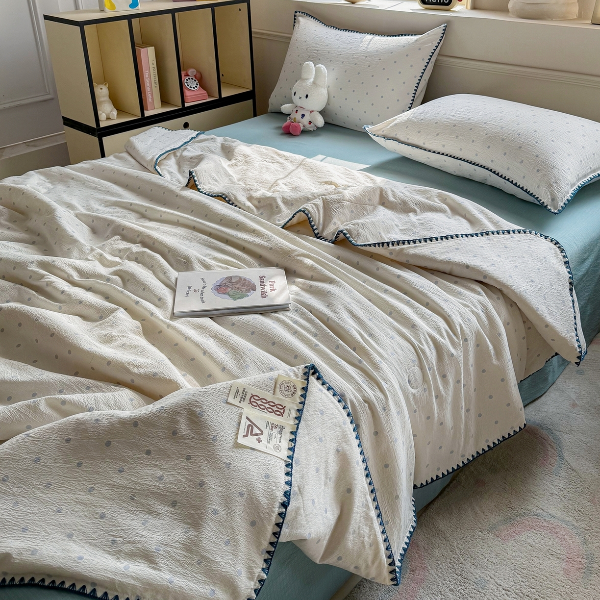 91家纺网 家纺一手货源 找家纺 晚爱家纺（原晚安家居） 2026新款云感双层纱三角针夏被母婴级夏凉被贝壳边贝壳绣空调被四件套 海盐汤圆