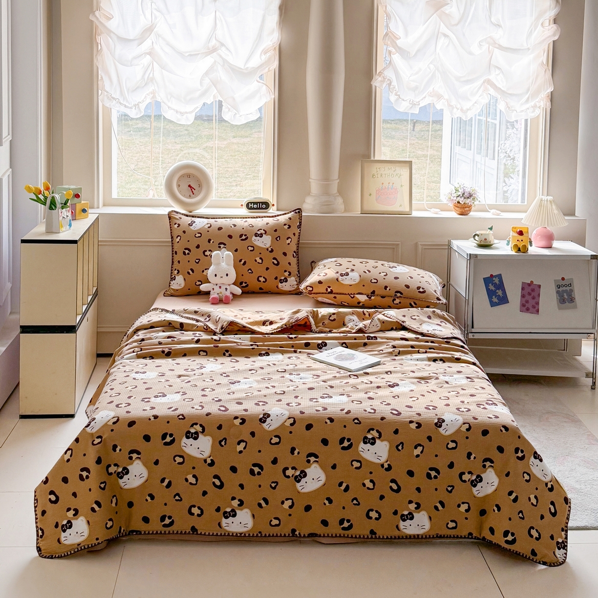 91家纺网 家纺一手货源 找家纺 晚爱家纺（原晚安家居） 2026新款云感双层纱三角针夏被母婴级夏凉被贝壳边贝壳绣空调被四件套 黑皮小猫