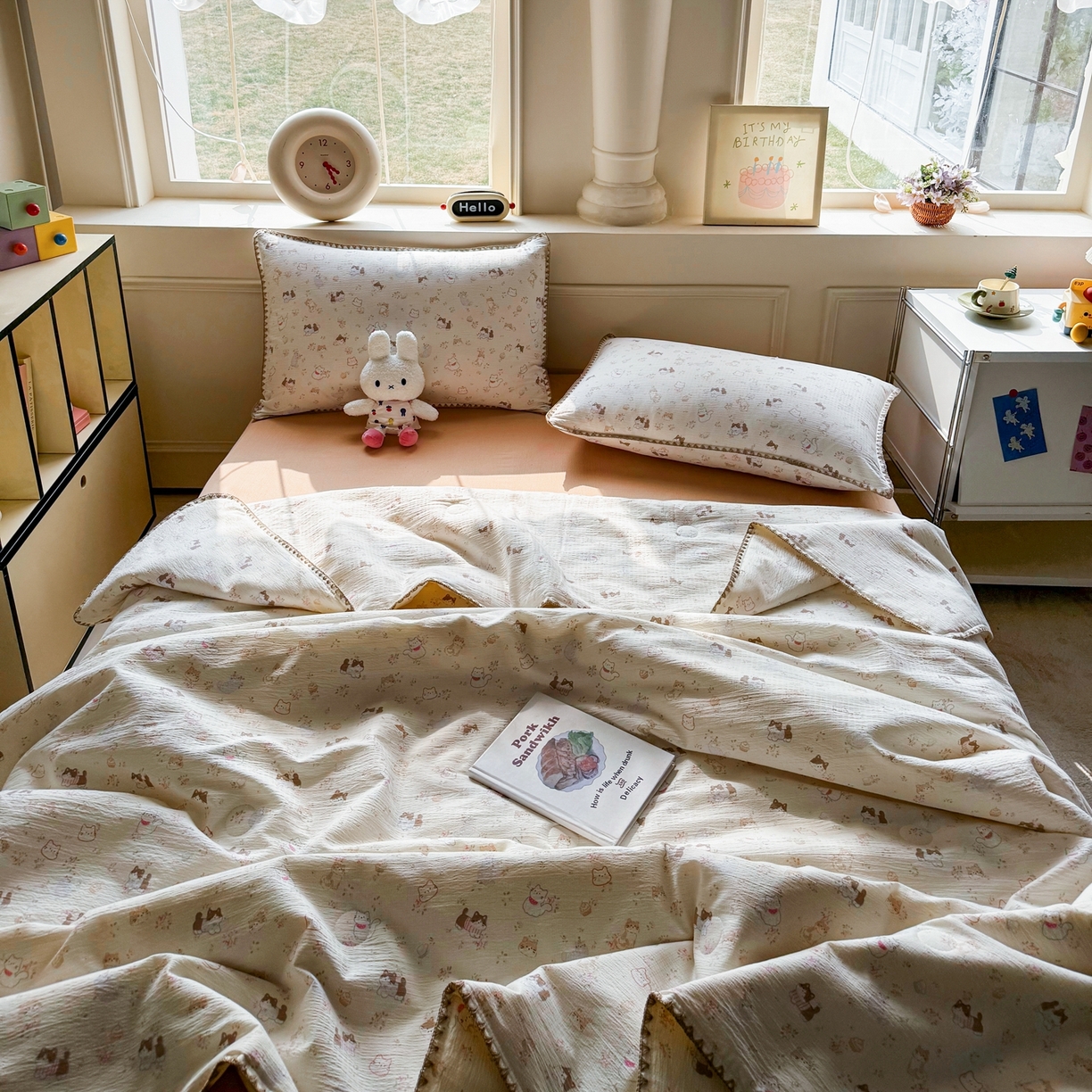 91家纺网 家纺一手货源 找家纺 晚爱家纺（原晚安家居） 2026新款云感双层纱三角针夏被母婴级夏凉被贝壳边贝壳绣空调被四件套 晴天小猫