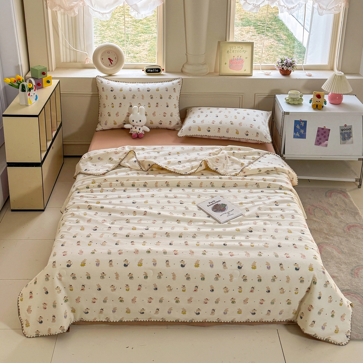 91家纺网 家纺一手货源 找家纺 晚爱家纺（原晚安家居） 2026新款云感双层纱三角针夏被母婴级夏凉被贝壳边贝壳绣空调被四件套 兔子集合