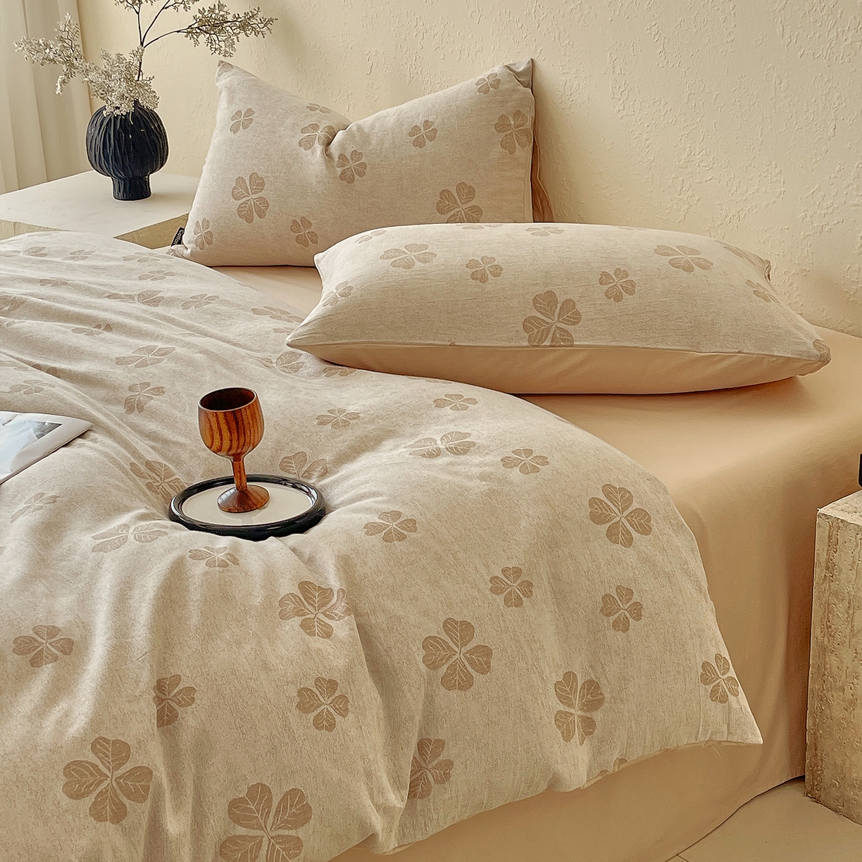 91家纺网 家纺一手货源 找家纺 小懒猪 2026新款棉麻立体提花四件套 棉麻幸运草