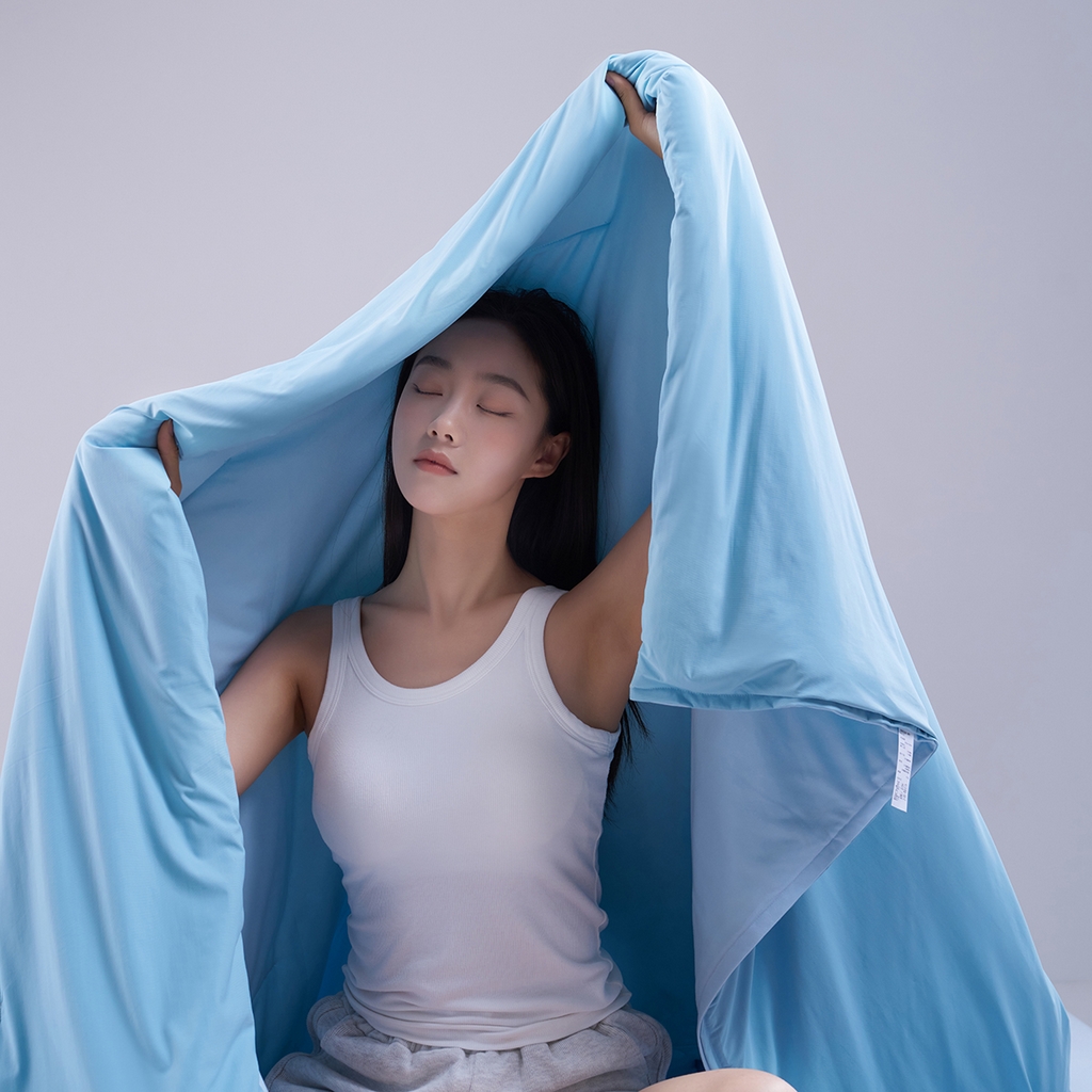 91家纺网 家纺一手货源 找家纺 花享莱 2026新款亚朵酒店同款被深睡双感凉感被夏被夏凉被空调被控温被pro3.0 静水蓝