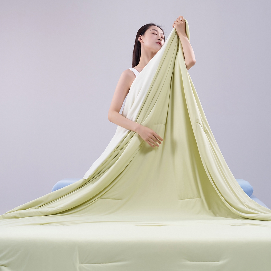 91家纺网 家纺一手货源 找家纺 花享莱 2026新款亚朵酒店同款被深睡双感凉感被夏被夏凉被空调被控温被pro3.0 竹青黄