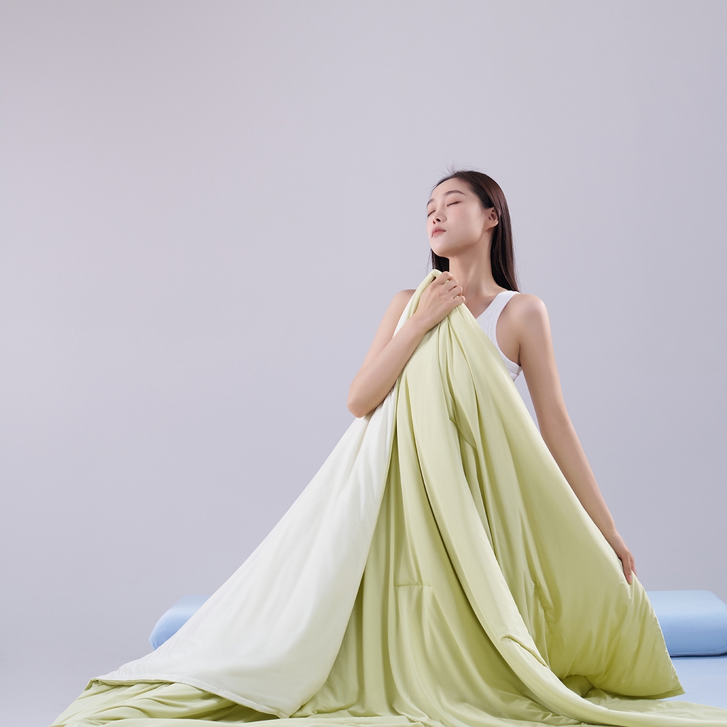 91家纺网 家纺一手货源 找家纺 花享莱 2026新款亚朵酒店同款被深睡双感凉感被夏被夏凉被空调被控温被pro3.0 竹青黄