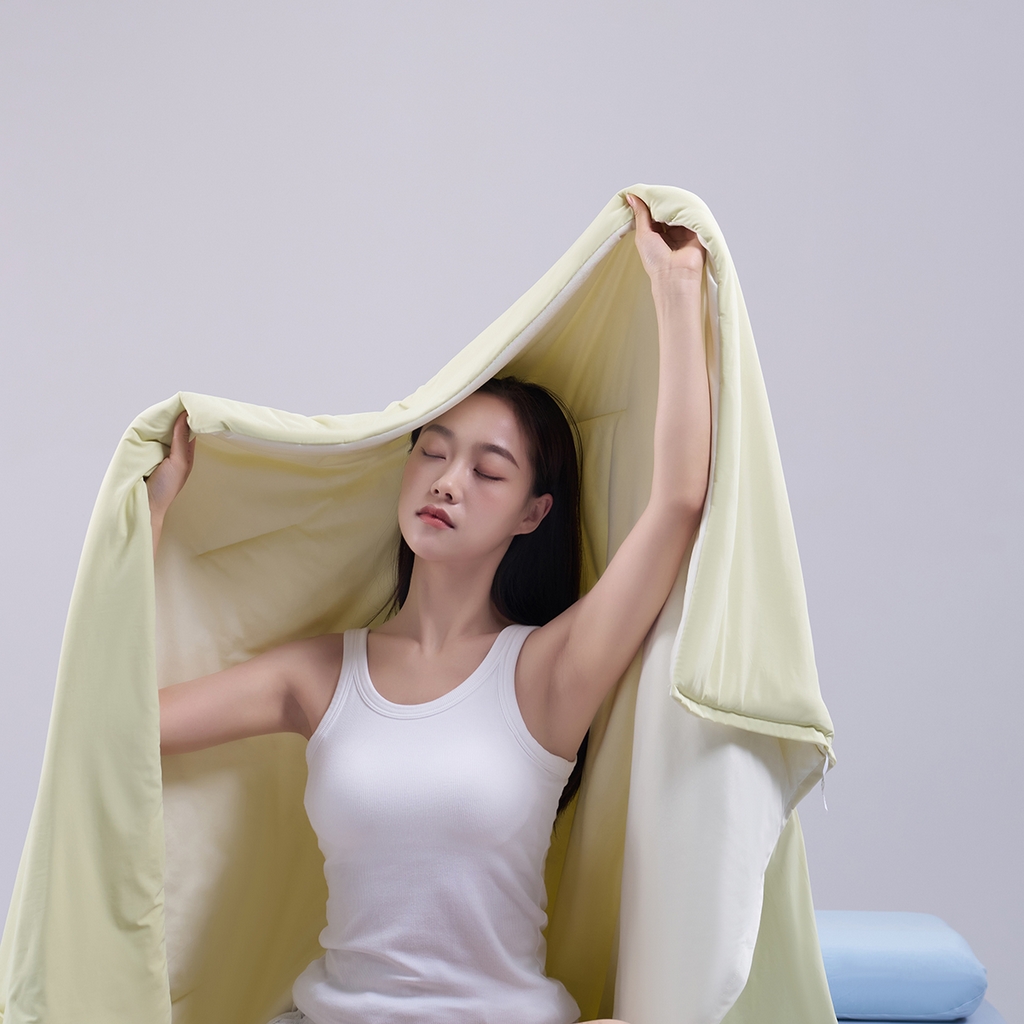 91家纺网 家纺一手货源 找家纺 花享莱 2026新款亚朵酒店同款被深睡双感凉感被夏被夏凉被空调被控温被pro3.0 竹青黄