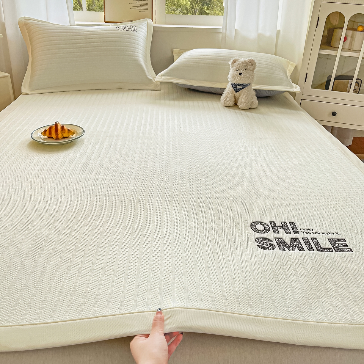 91家纺网 家纺一手货源 找家纺 （总）蓝邻家纺 2026春夏新款PE提花刺绣凉席席子系列-场景二