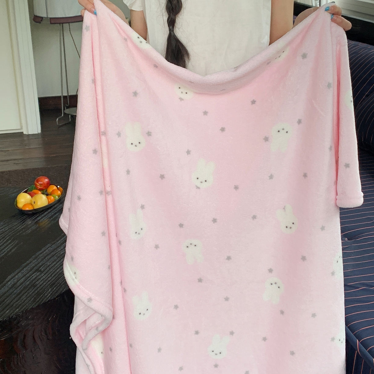 91家纺网 家纺一手货源 找家纺 桃喜 2026新款330g双面印花牛奶绒毛毯毯子 粉色星星兔