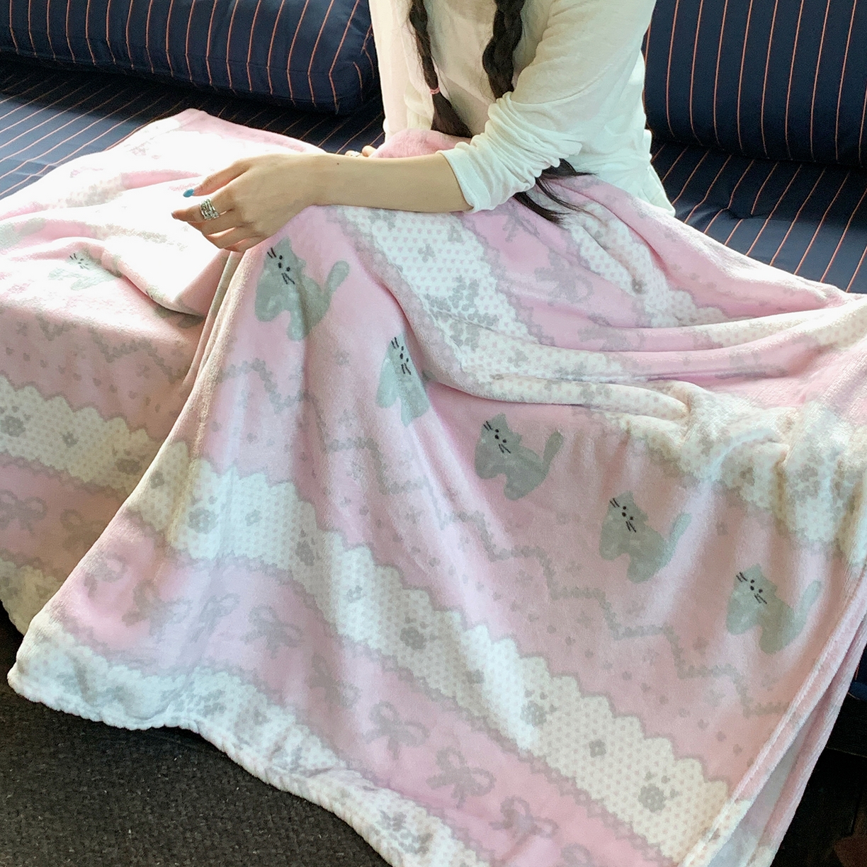 91家纺网 家纺一手货源 找家纺 桃喜 2026新款330g双面印花牛奶绒毛毯毯子 费尔岛小猫