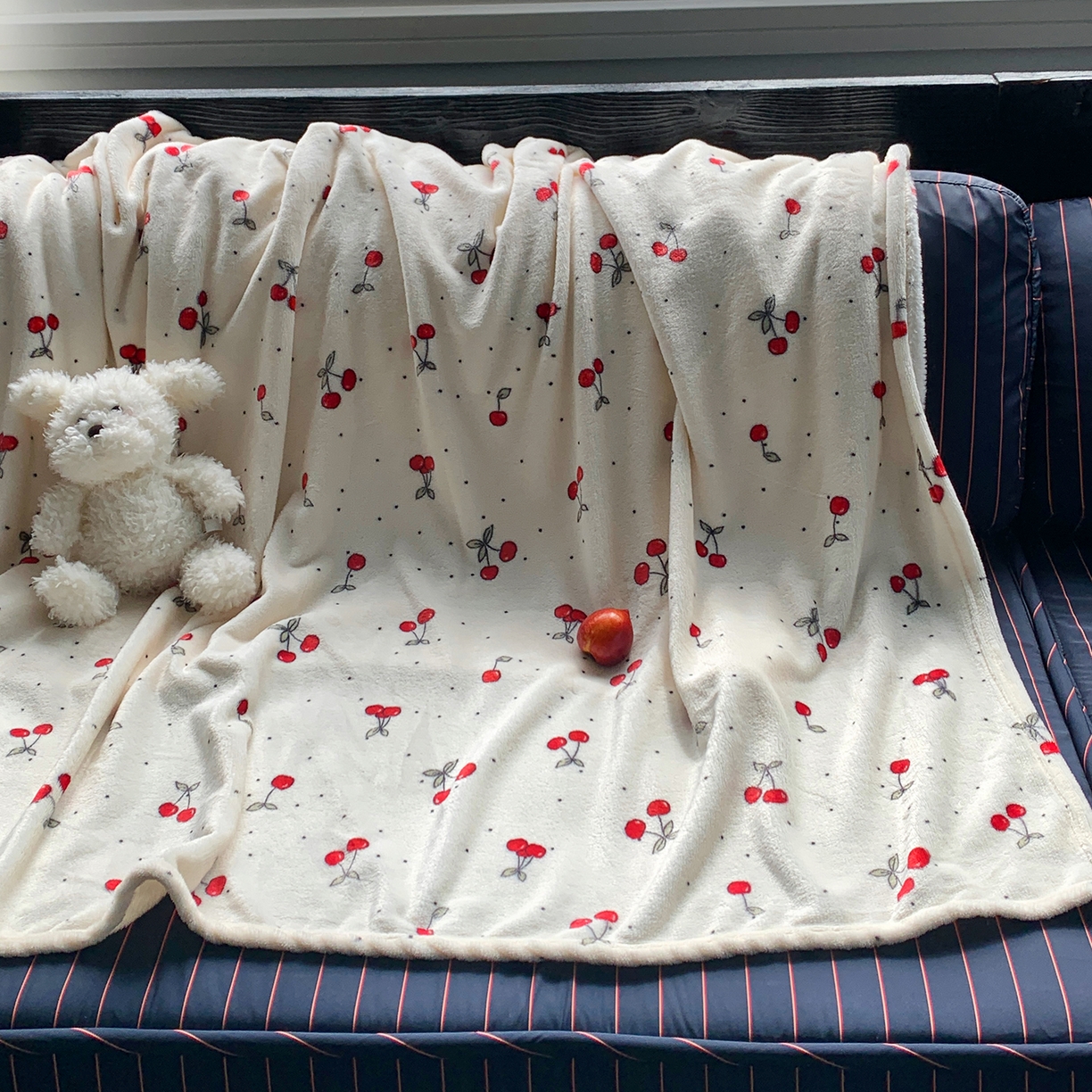 91家纺网 家纺一手货源 找家纺 桃喜 2026新款330g双面印花牛奶绒毛毯毯子 复古樱桃