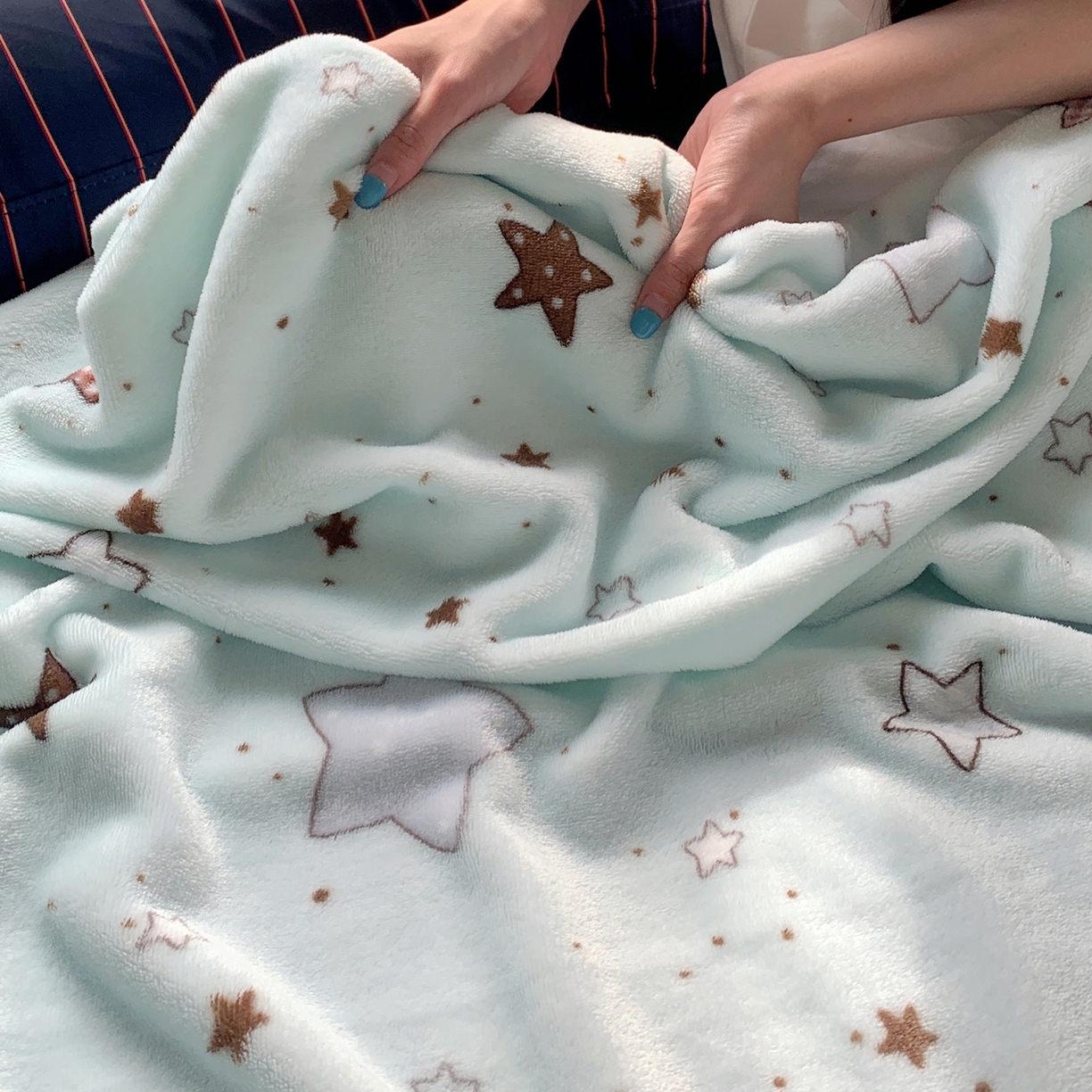 91家纺网 家纺一手货源 找家纺 桃喜 2026新款330g双面印花牛奶绒毛毯毯子 薄荷星冰乐