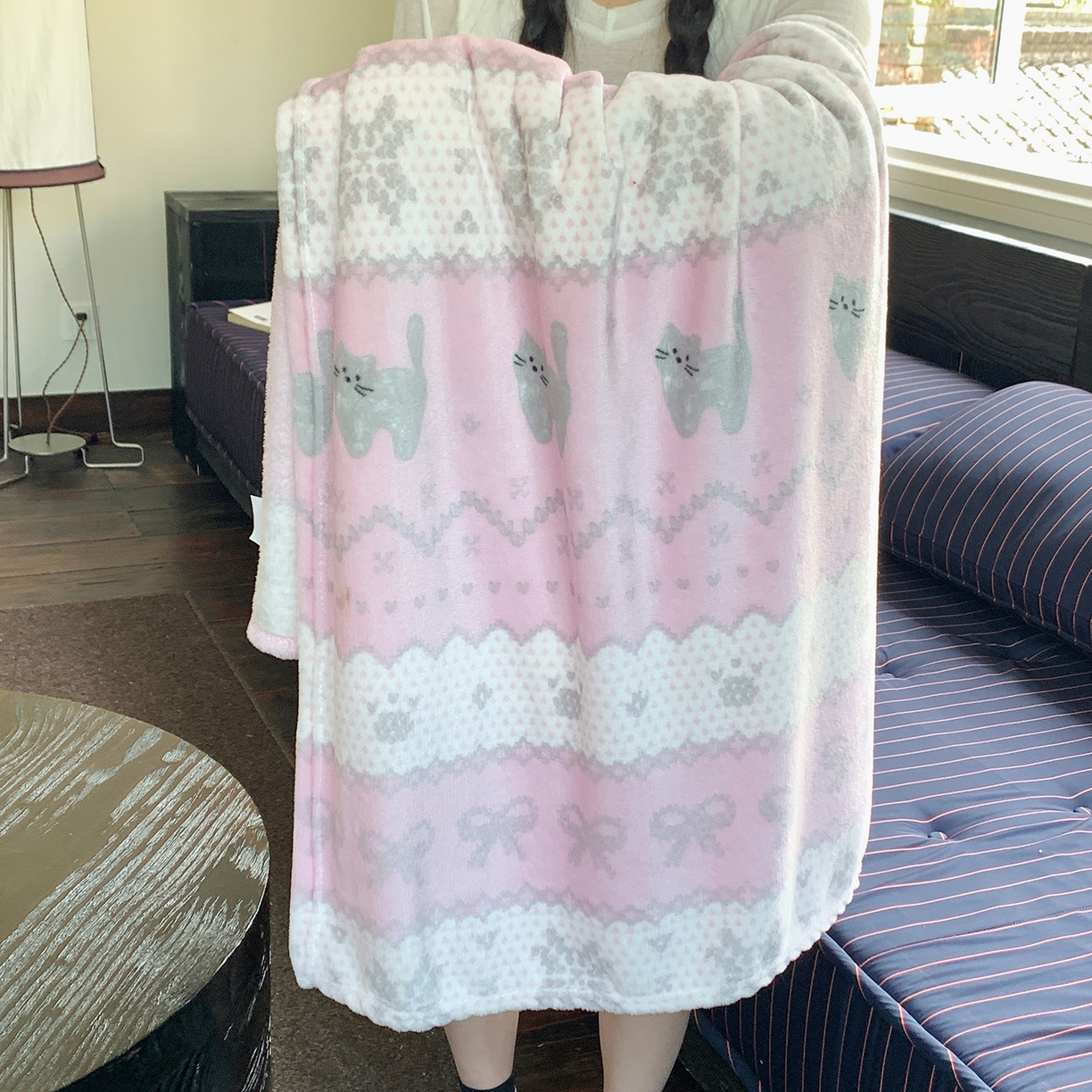 91家纺网 家纺一手货源 找家纺 桃喜 2026新款330g双面印花牛奶绒毛毯毯子 费尔岛小猫