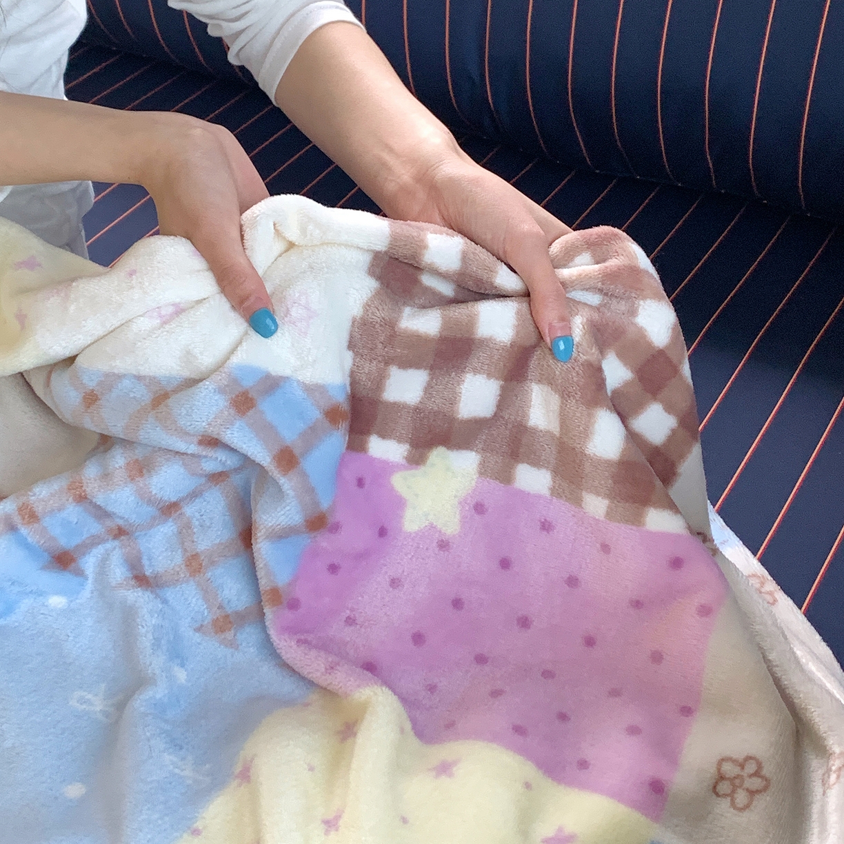 91家纺网 家纺一手货源 找家纺 桃喜 2026新款330g双面印花牛奶绒毛毯毯子 软糖拼布星星