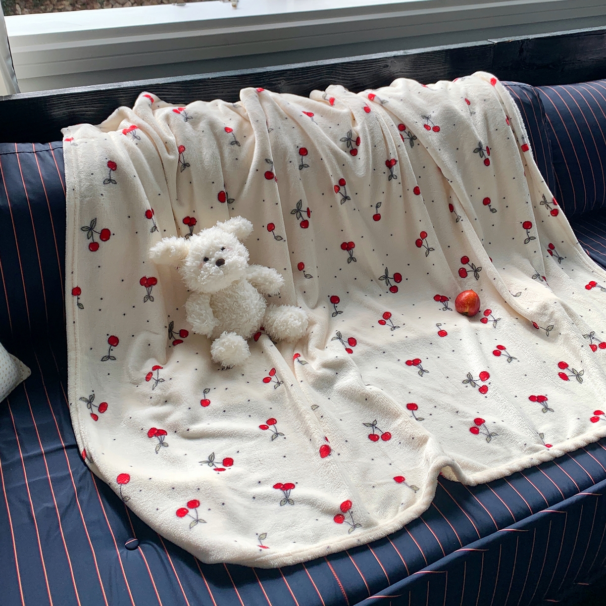 91家纺网 家纺一手货源 找家纺 桃喜 2026新款330g双面印花牛奶绒毛毯毯子 复古樱桃