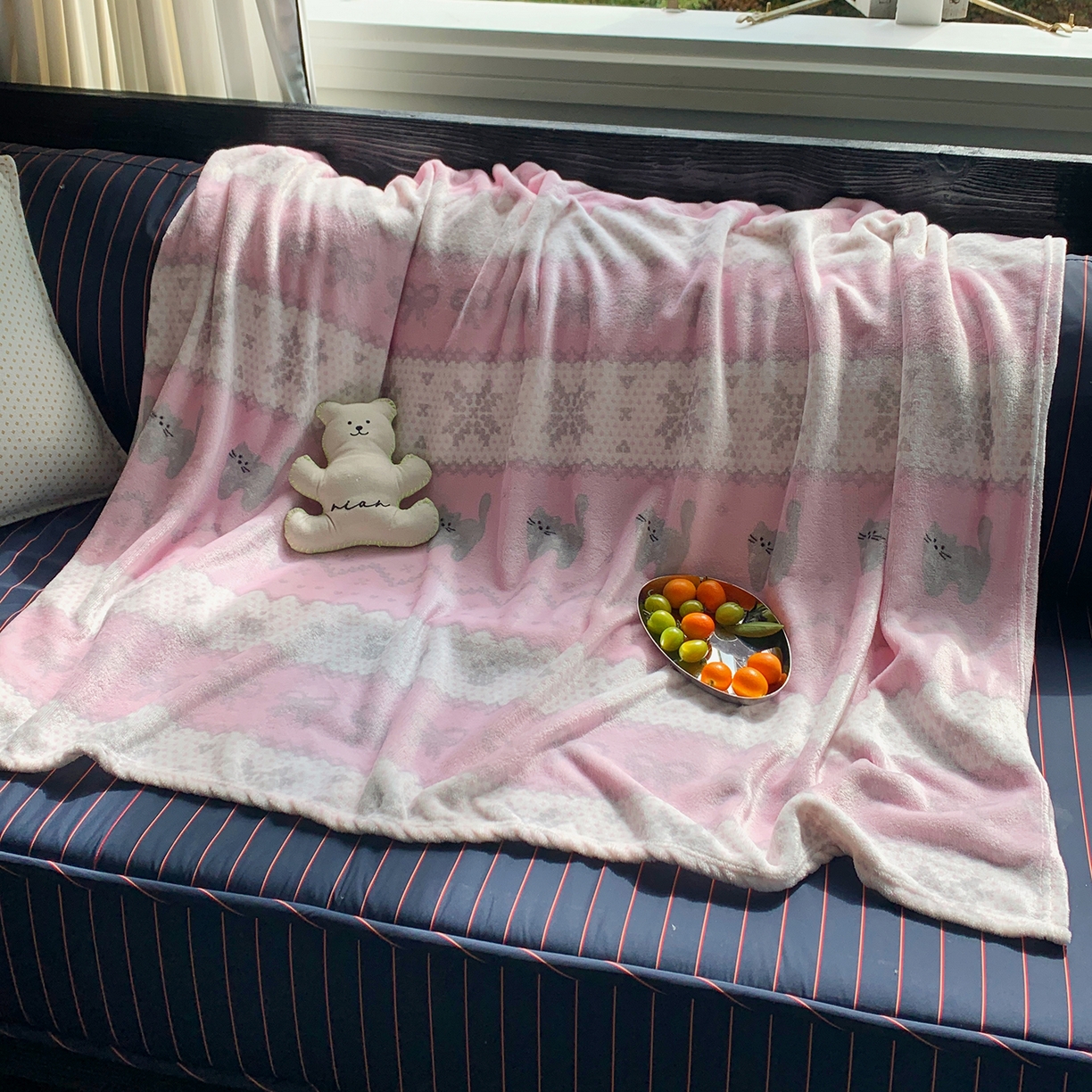 91家纺网 家纺一手货源 找家纺 桃喜 2026新款330g双面印花牛奶绒毛毯毯子 费尔岛小猫