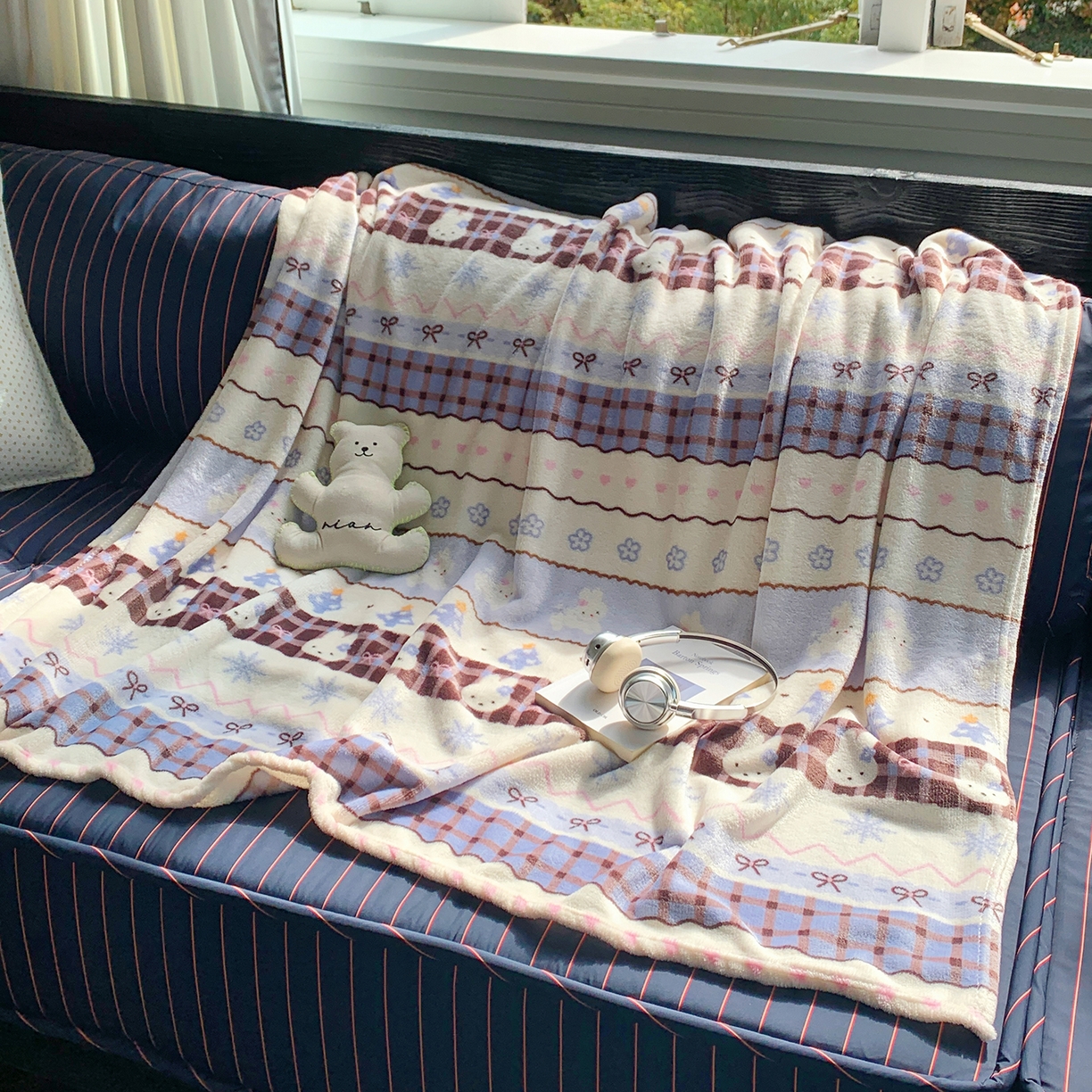 91家纺网 家纺一手货源 找家纺 桃喜 2026新款330g双面印花牛奶绒毛毯毯子 费尔岛小兔