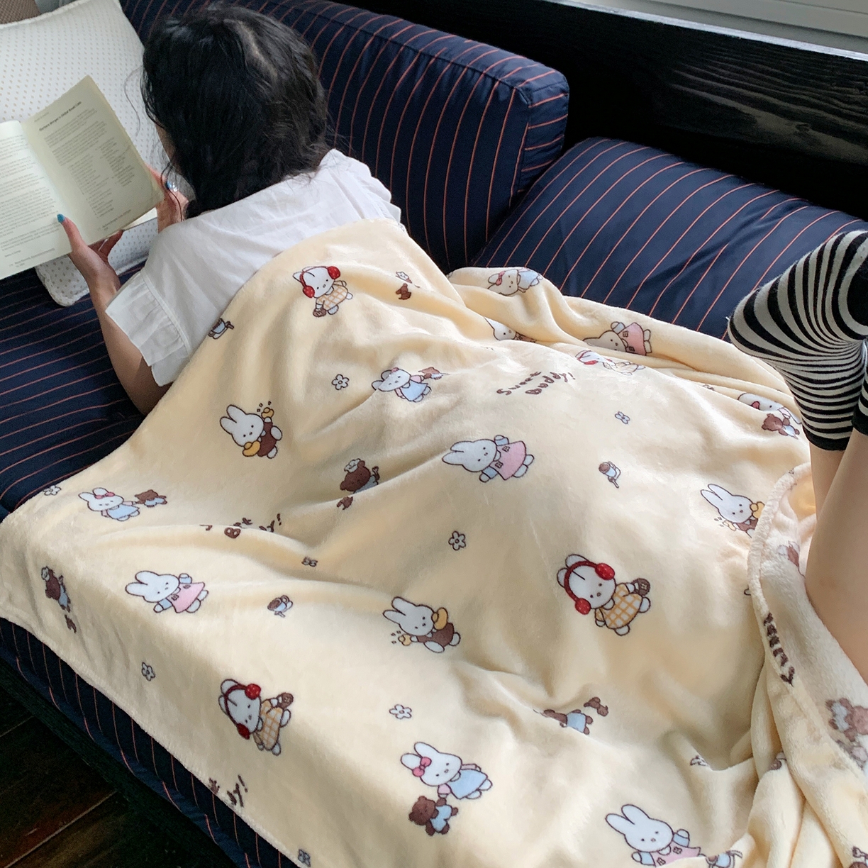 91家纺网 家纺一手货源 找家纺 桃喜 2026新款330g双面印花牛奶绒毛毯毯子 奶黄元气兔兔