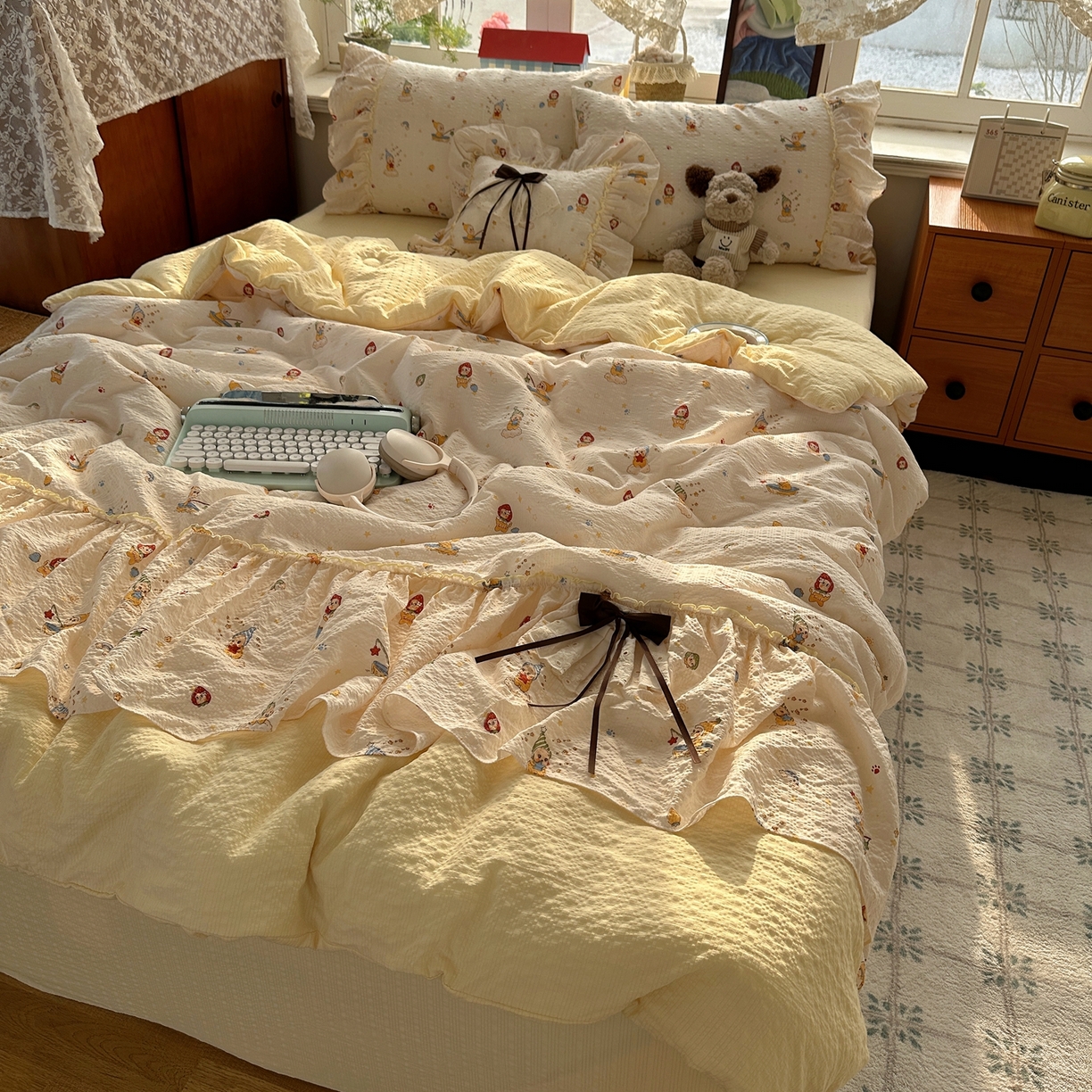 91家纺网 家纺一手货源 找家纺 栩裕纺织 2026新款提花泡芙棉立体花边简约韩系夏被-夏被三件套四件套 奶油庄园