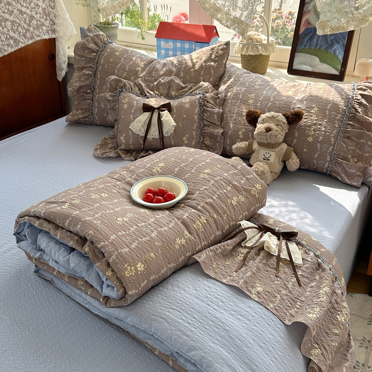 栩裕纺织 2026新款提花泡芙棉立体花边简约韩系夏被-夏被三件套四件套 暖棕清蓝