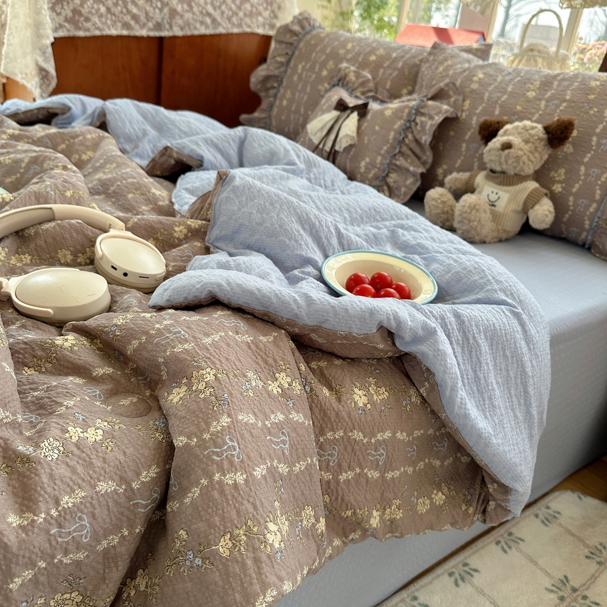 91家纺网 家纺一手货源 找家纺 栩裕纺织 2026新款提花泡芙棉立体花边简约韩系夏被-夏被三件套四件套 暖棕清蓝