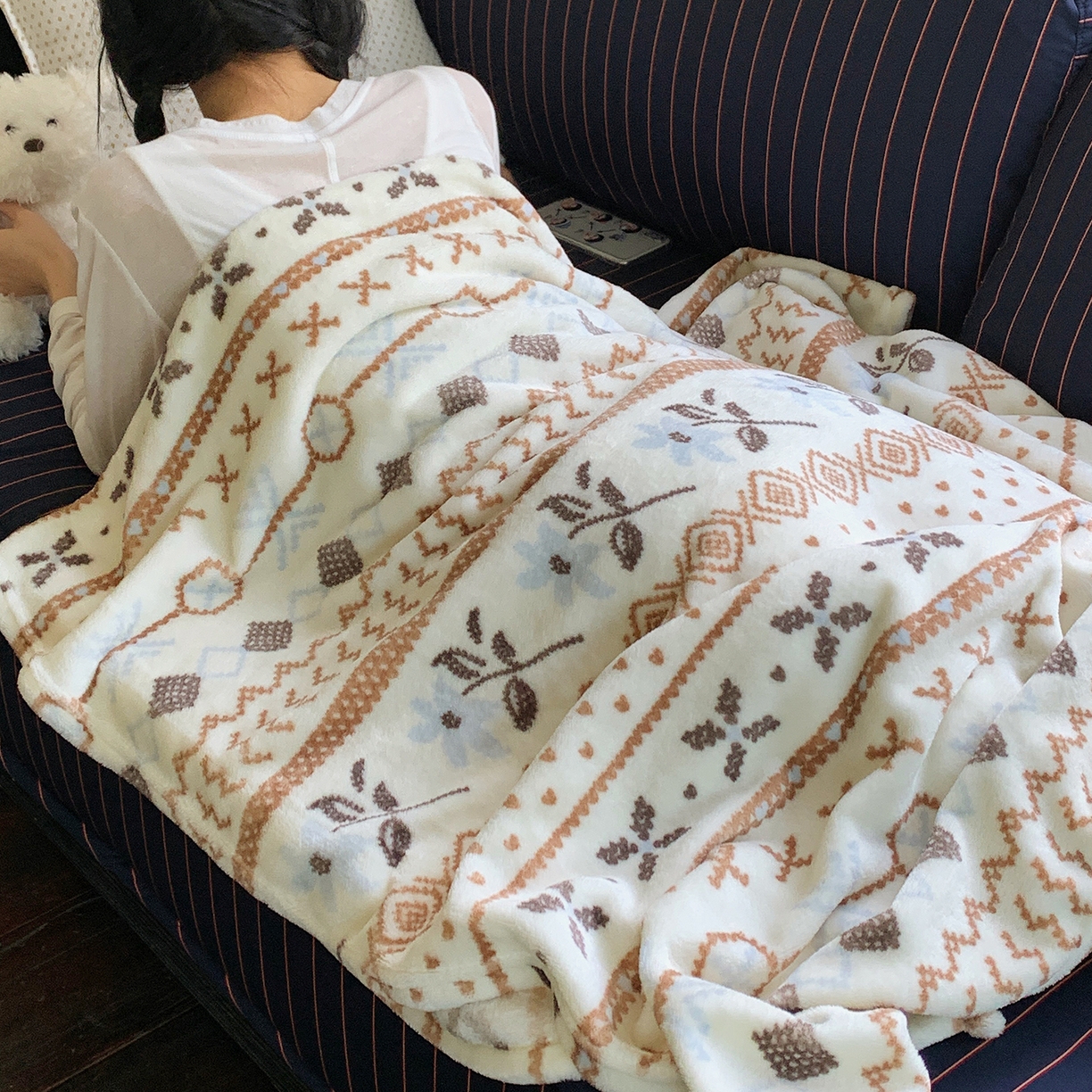 91家纺网 家纺一手货源 找家纺 桃喜 2026新款330g双面印花牛奶绒毛毯毯子 复古费尔岛