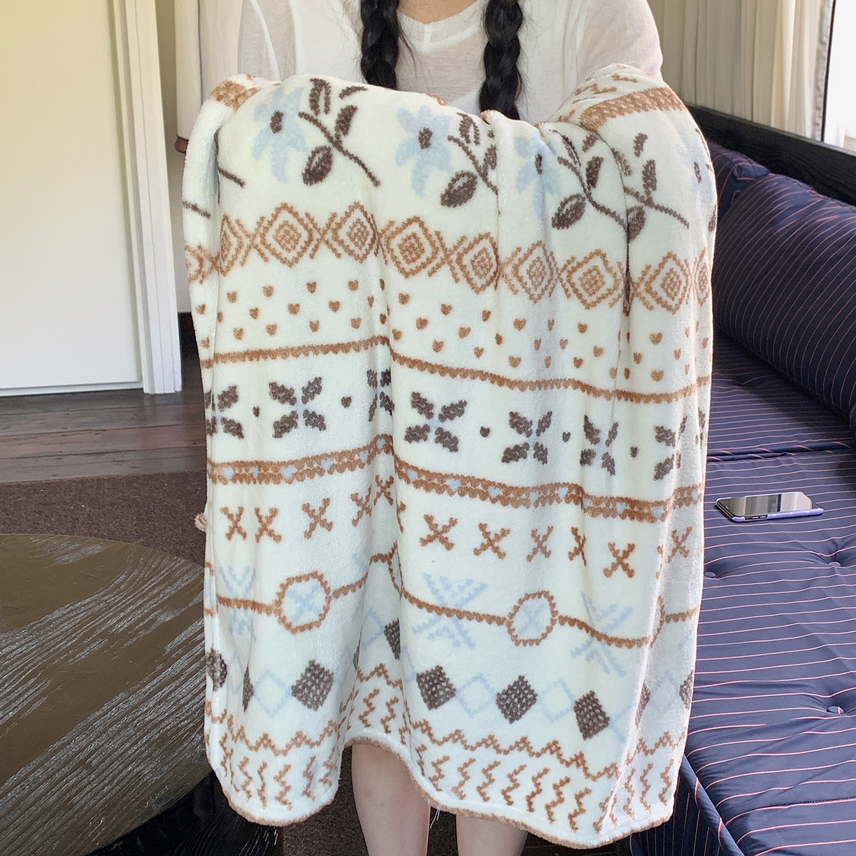 91家纺网 家纺一手货源 找家纺 桃喜 2026新款330g双面印花牛奶绒毛毯毯子 复古费尔岛