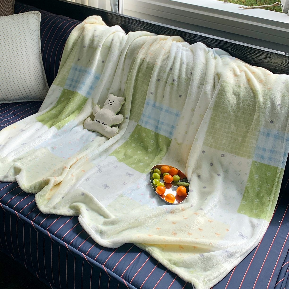 91家纺网 家纺一手货源 找家纺 桃喜 2026新款330g双面印花牛奶绒毛毯毯子 绿格拼布碎花