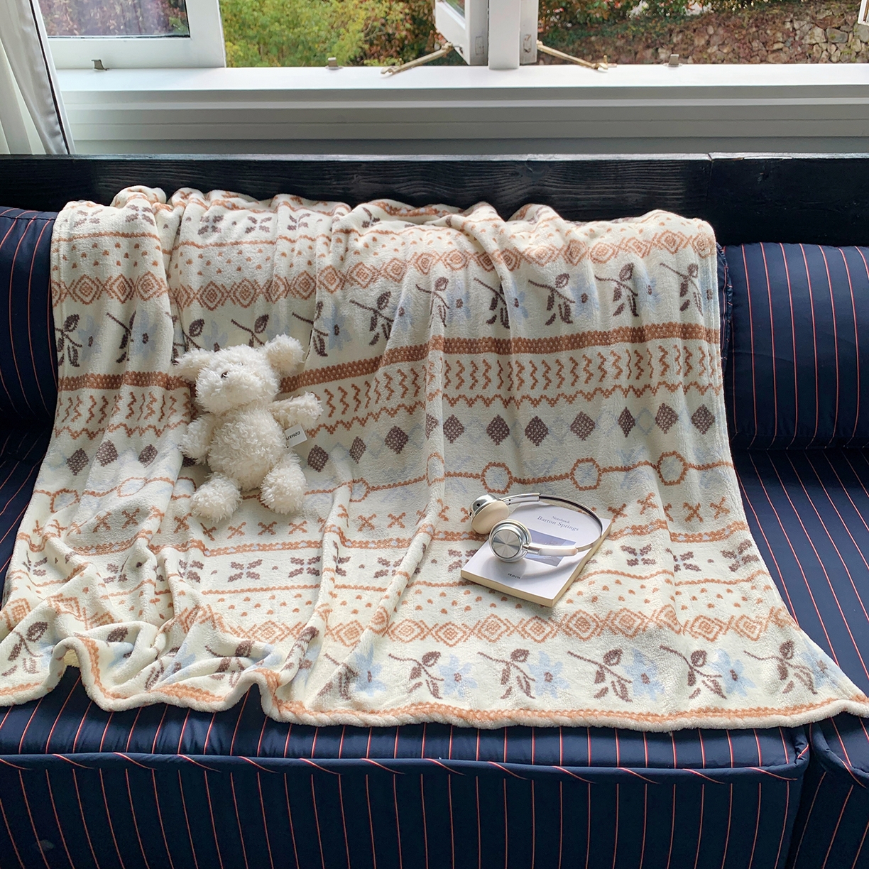 91家纺网 家纺一手货源 找家纺 桃喜 2026新款330g双面印花牛奶绒毛毯毯子 复古费尔岛