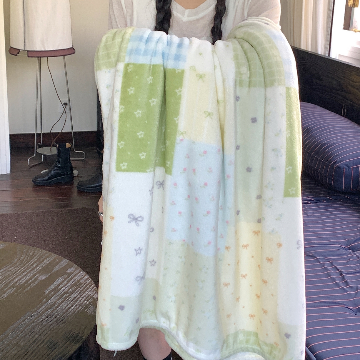 91家纺网 家纺一手货源 找家纺 桃喜 2026新款330g双面印花牛奶绒毛毯毯子 绿格拼布碎花