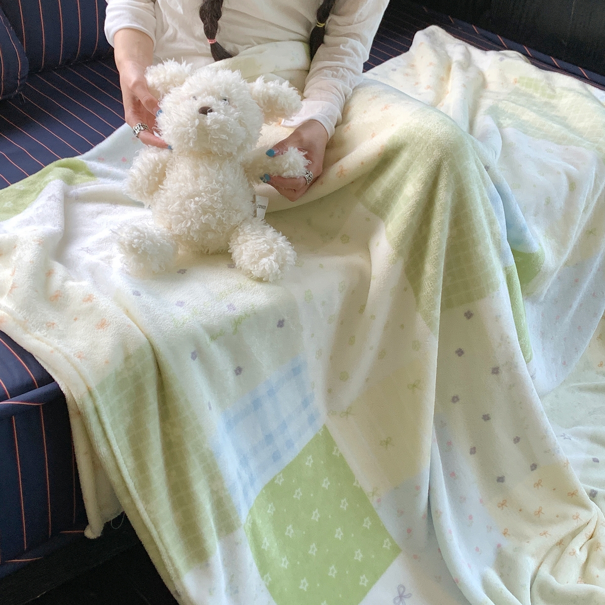 91家纺网 家纺一手货源 找家纺 桃喜 2026新款330g双面印花牛奶绒毛毯毯子 绿格拼布碎花