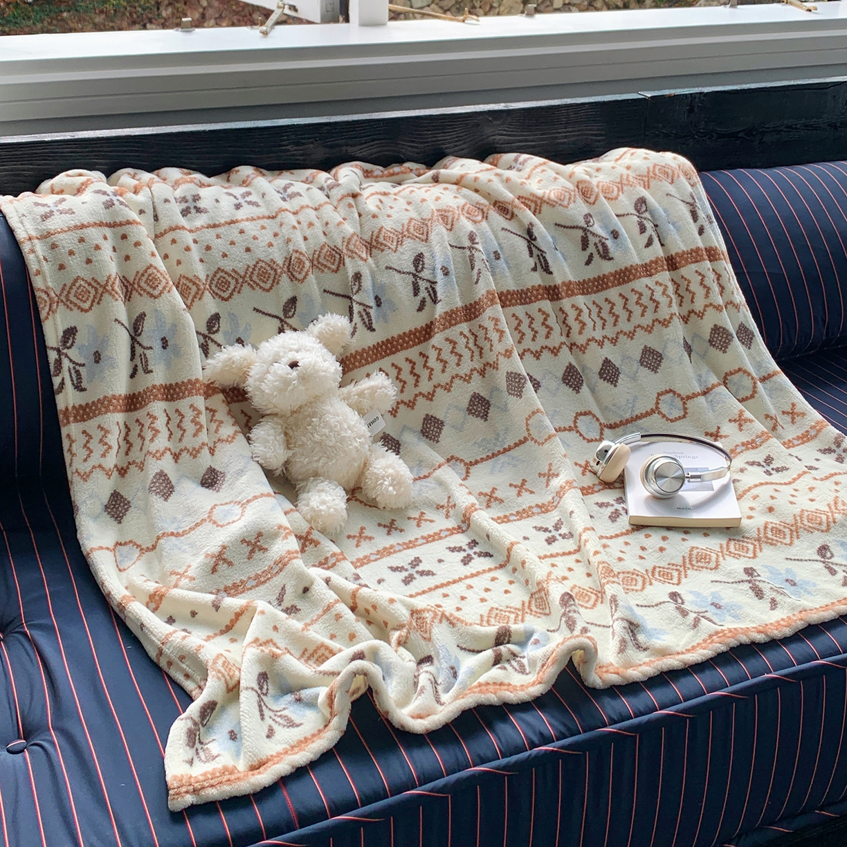 91家纺网 家纺一手货源 找家纺 桃喜 2026新款330g双面印花牛奶绒毛毯毯子 复古费尔岛