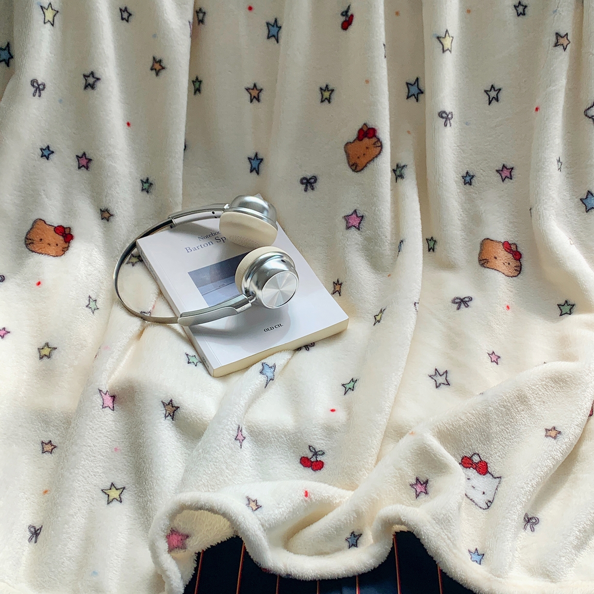 91家纺网 家纺一手货源 找家纺 桃喜 2026新款330g双面印花牛奶绒毛毯毯子 星星猫咪