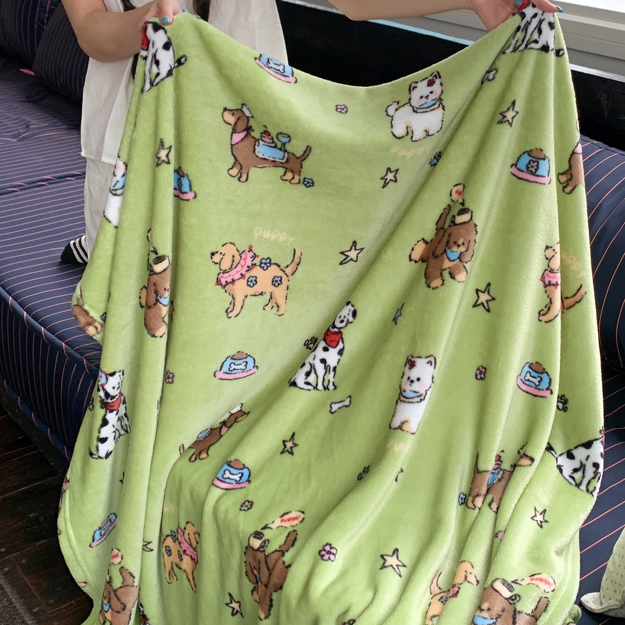 91家纺网 家纺一手货源 找家纺 桃喜 2026新款330g双面印花牛奶绒毛毯毯子 抹茶小狗日记