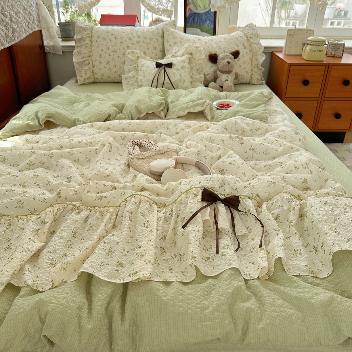 91家纺网 家纺一手货源 找家纺 栩裕纺织 2026新款提花泡芙棉立体花边简约韩系夏被-夏被三件套四件套 奶绿小苍兰