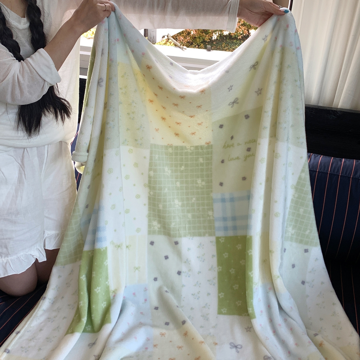 91家纺网 家纺一手货源 找家纺 桃喜 2026新款330g双面印花牛奶绒毛毯毯子 绿格拼布碎花