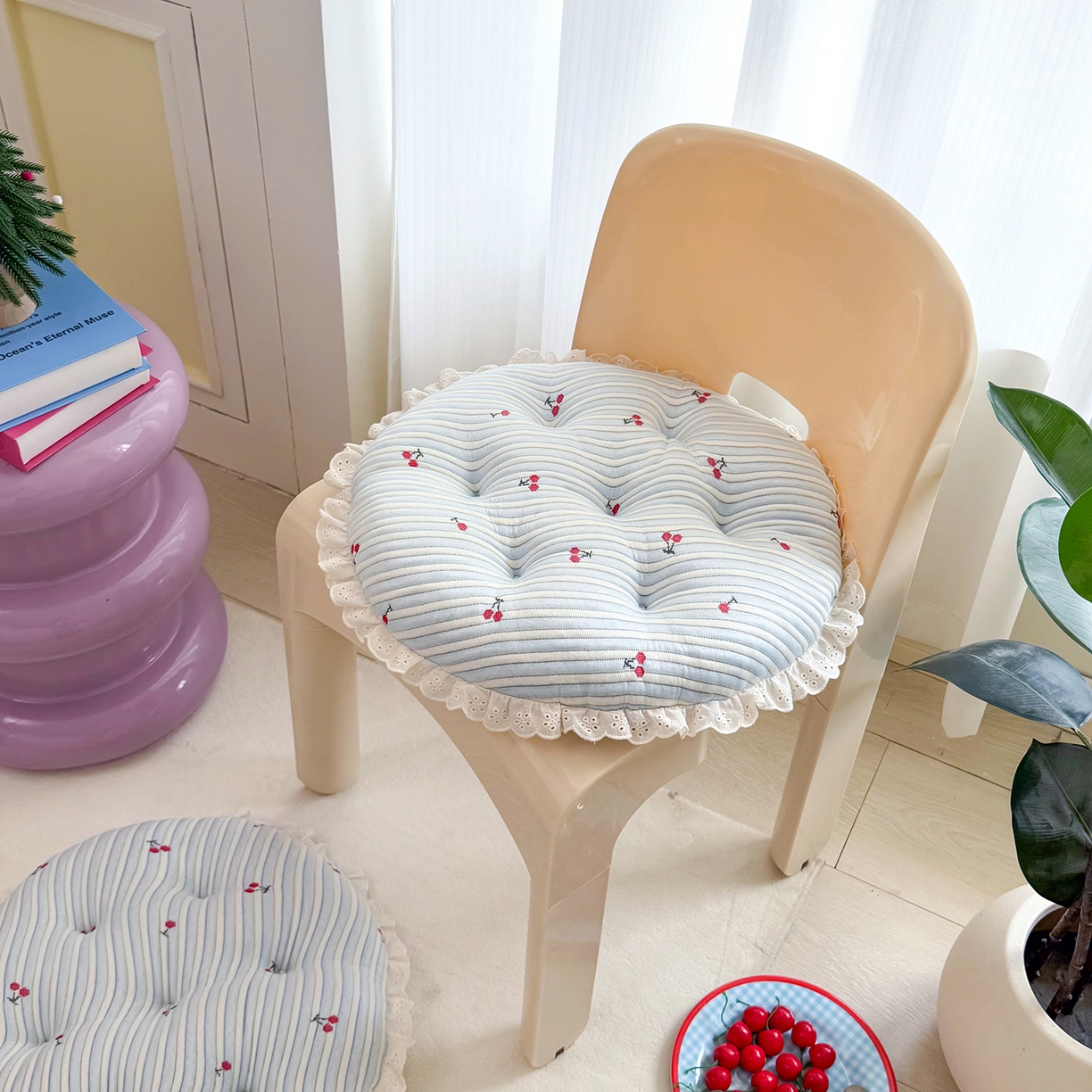 91家纺网 家纺一手货源 找家纺 座享家 2026新款凉感两用云朵蒲团 蓝条樱桃