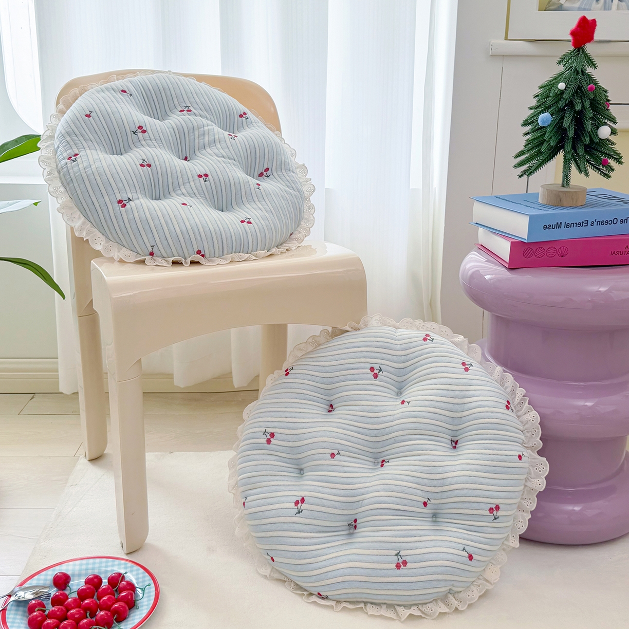 91家纺网 家纺一手货源 找家纺 座享家 2026新款凉感两用云朵蒲团 蓝条樱桃